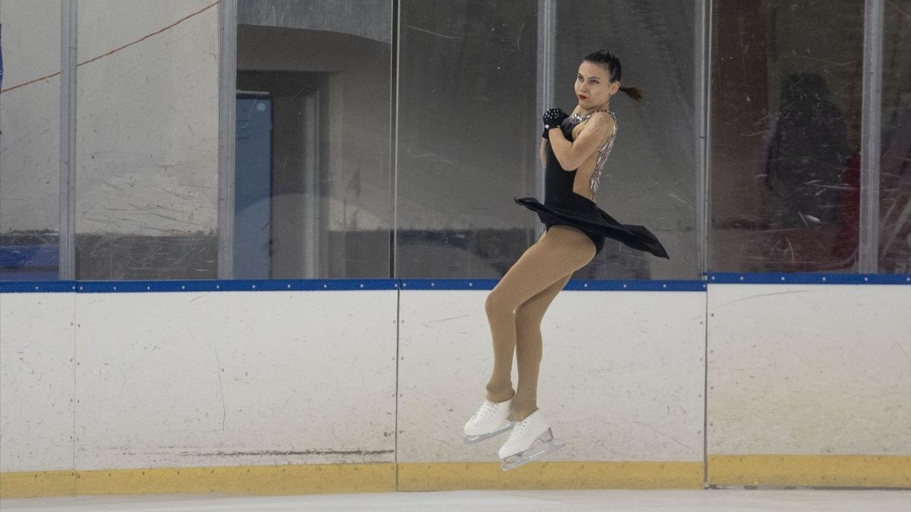 Uluslararası Artistik Buz Pateni Gordion Kupası Ankara'da başladı