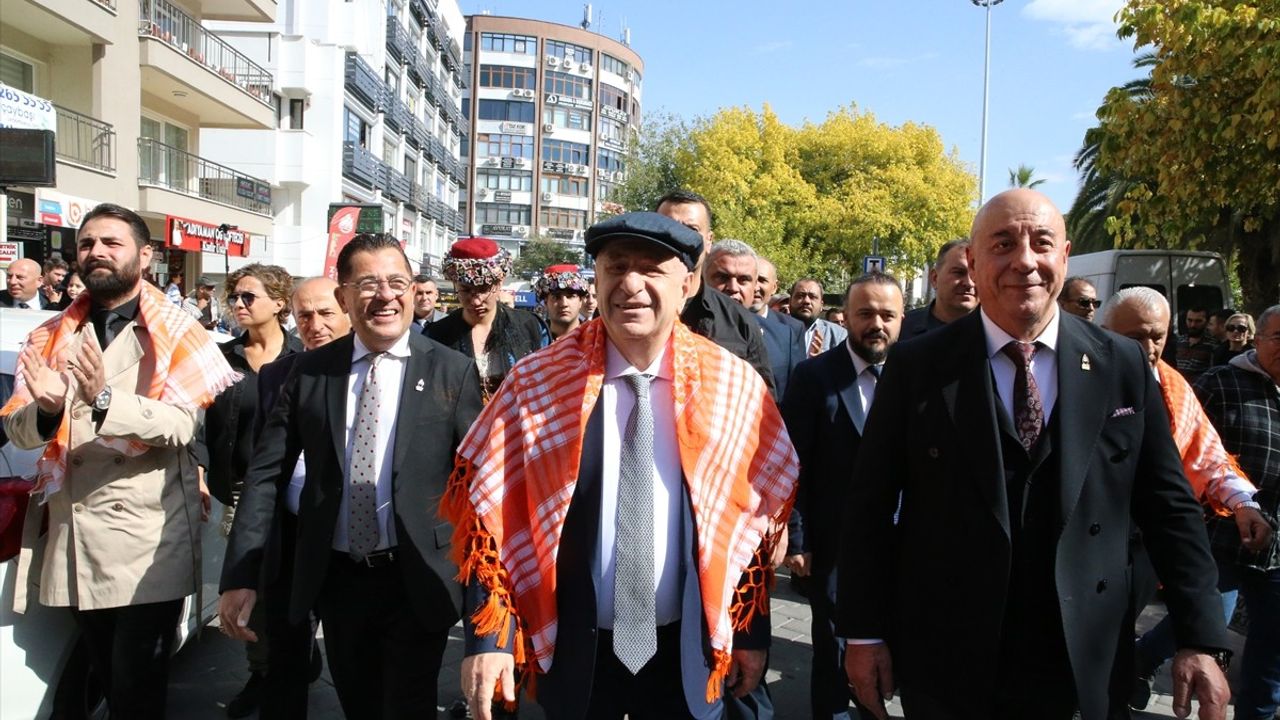 Ümit Özdağ Denizli temaslarında 'Tertemiz Türkiye' projesini açıkladı