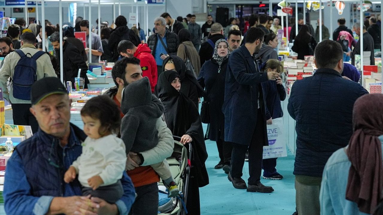 Üsküdar'da 'Nehirden Denize Şiir' dinletisi: Filistin için edebi dayanışma