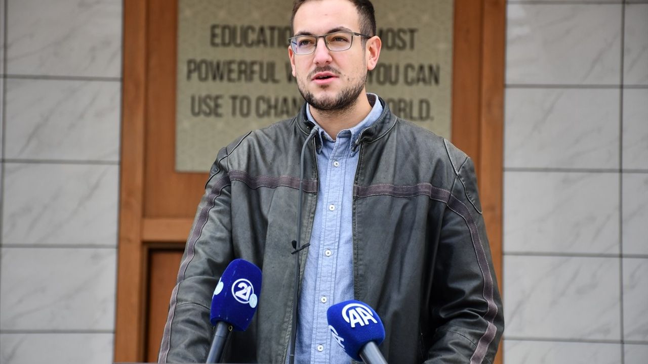 Üsküp'te IBU öğrencileri Gazze için dayanışma gösterisi düzenledi