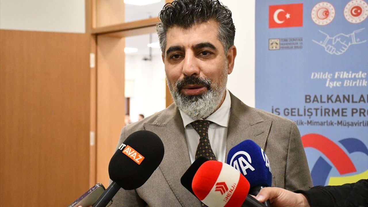 Üsküp'te TDMMB Türk Dünyası Hizmet Ödülleri Programı Uluslararası Balkan Üniversitesi'nde Düzenlendi