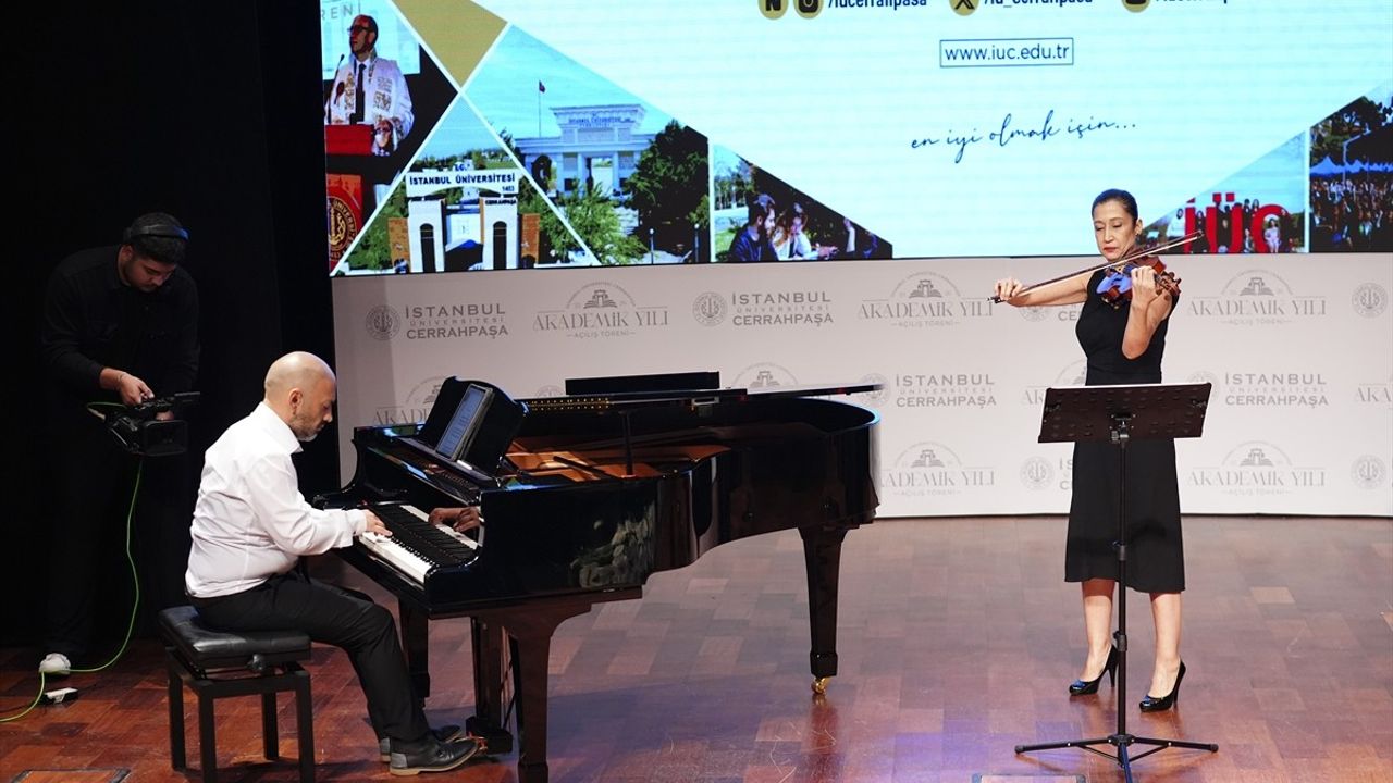 Vali Davut Gül, İstanbul Üniversitesi-Cerrahpaşa'da Gazze Sergisi ve 2025-2026 Akademik Yılı Açılışına Katıldı