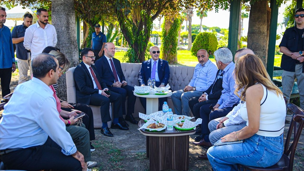 Vali Yavuz Selim Köşger, 9. Uluslararası Adana Lezzet Festivali hazırlıklarını Merkez Park'ta inceledi