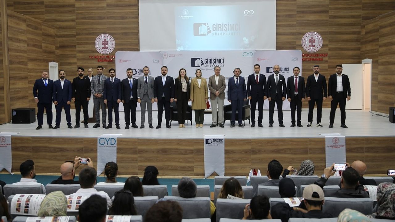 Van'da 'Girişimci Kütüphanesi' programı başladı — İpekyolu Halk Kütüphanesi ev sahipliği yaptı