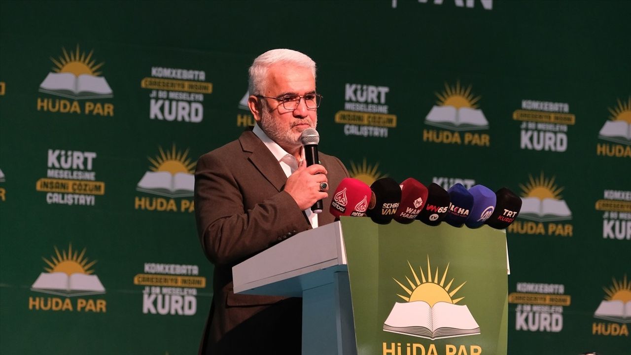 Van'da 'Kürt Meselesine İnsani Çözüm Çalıştayı' başladı: HÜDA PAR geçmişten ders alınmasını vurguladı