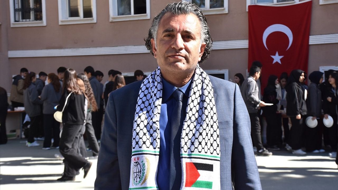 Van'da okullarda Gazze'ye destek kermesleri düzenlendi