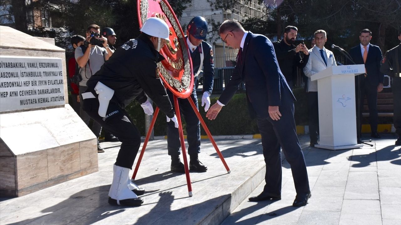 Van, Hakkari, Bitlis ve Muş'ta 29 Ekim Cumhuriyet Bayramı'nın 102. Yılı Törenlerle Kutlandı