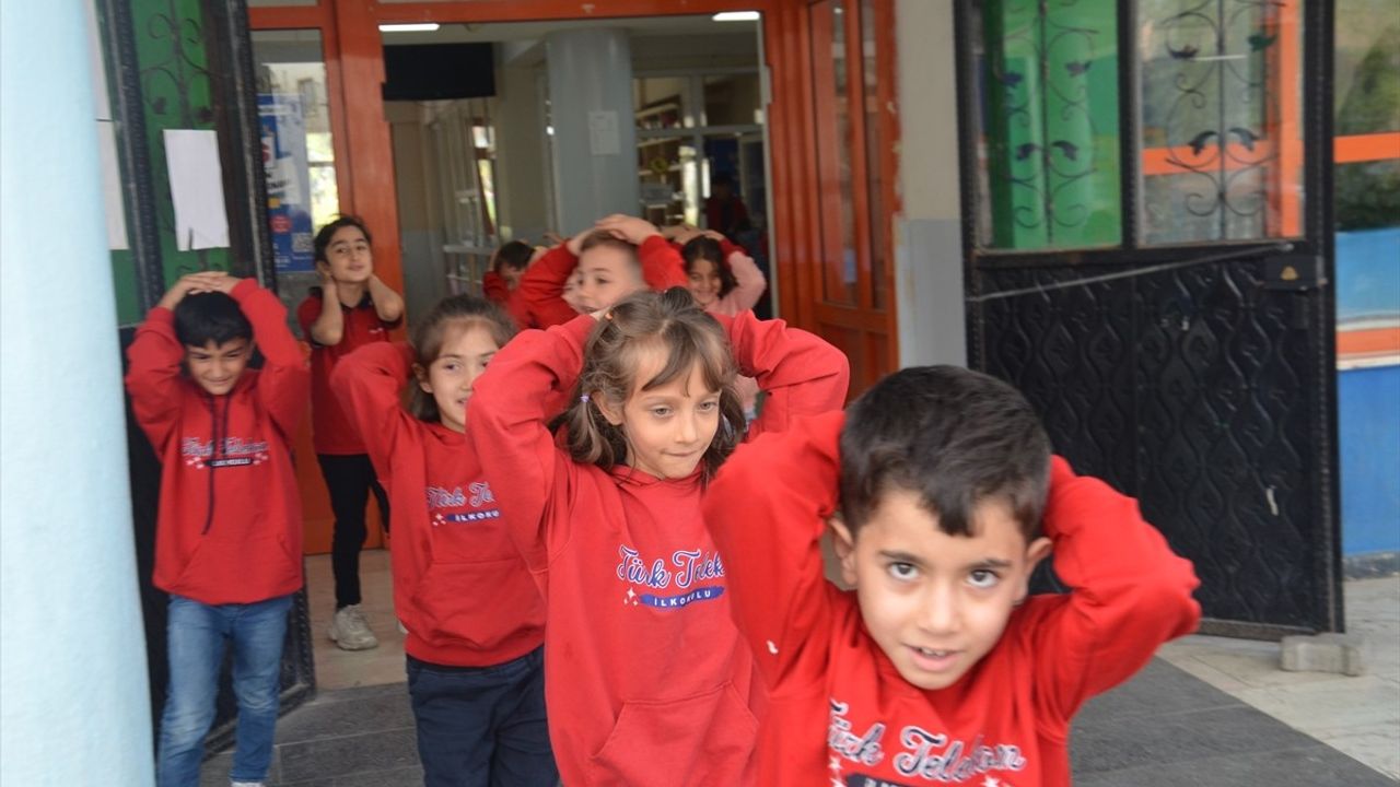 Van, Hakkari, Bitlis ve Muş'ta okullarda eş zamanlı tahliye tatbikatları
