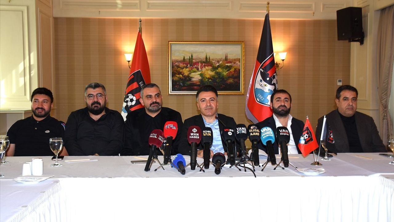 Vanspor Başkanı Erol Temel: Stadyum onayı bekleniyor, altyapı ve mali şeffaflık önceliğimiz