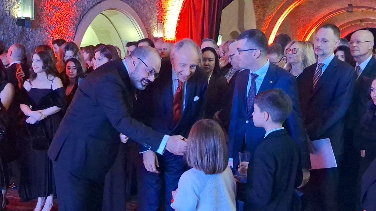 Varşova'da resepsiyonla kutlama: Türkiye Cumhuriyeti'nin 102. kuruluş yılı anıldı