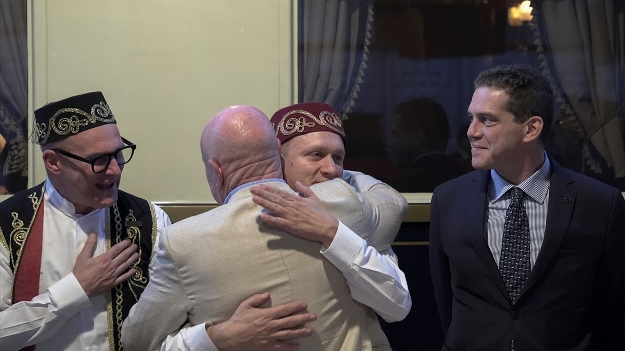 Venice Simplon Orient Express, yılın ikinci seferiyle Paris'ten İstanbul Bakırköy'e ulaştı