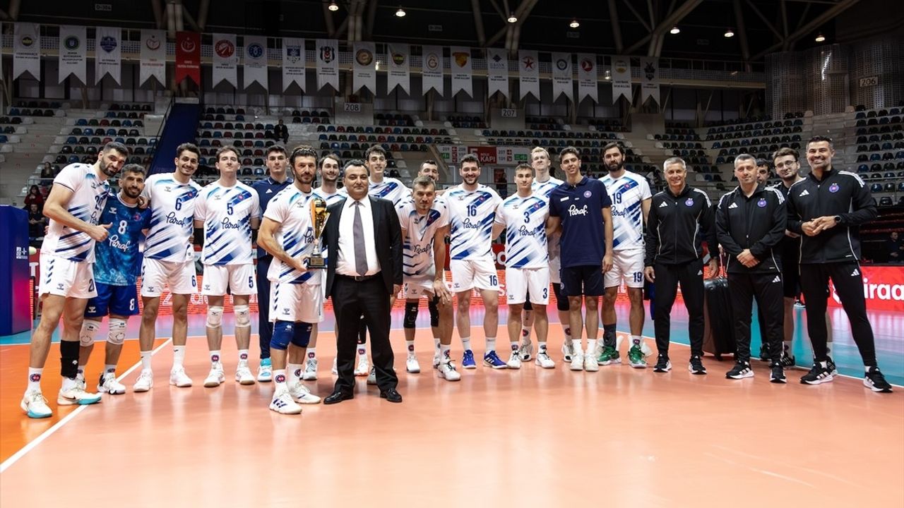 Voleybol: Halkbank, TSYD Ankara Cumhuriyet Kupası'nda üçüncülüğü aldı