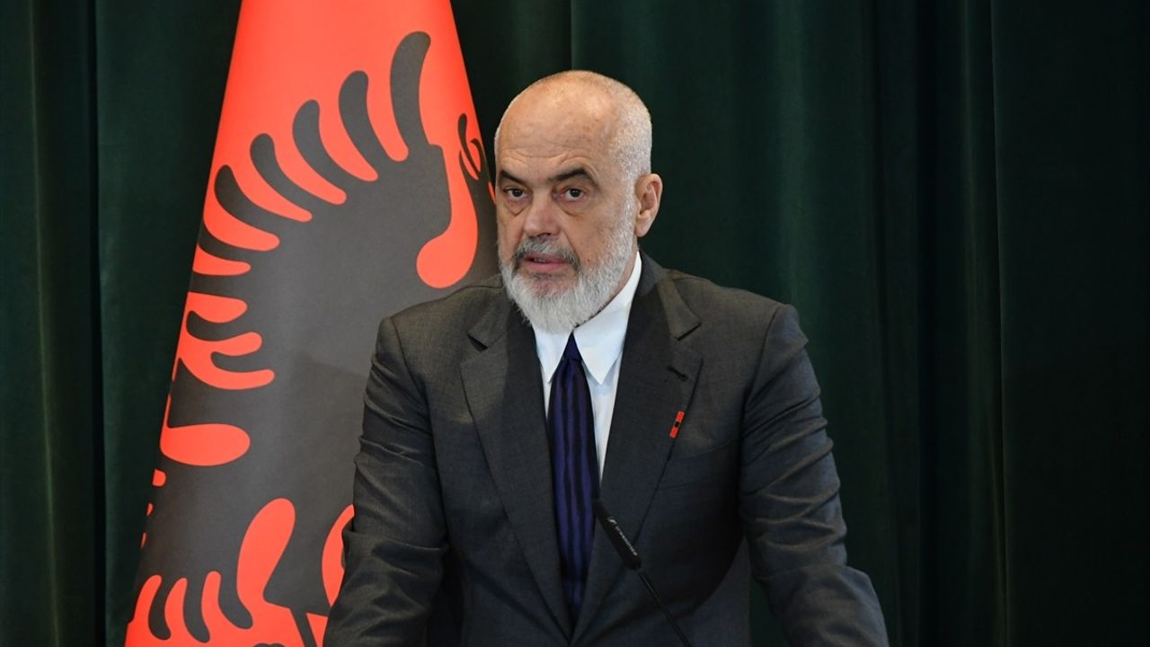 Von der Leyen: Arnavutluk AB üyeliği yolunda; müzakerelerde hız ve 2027 hedefi