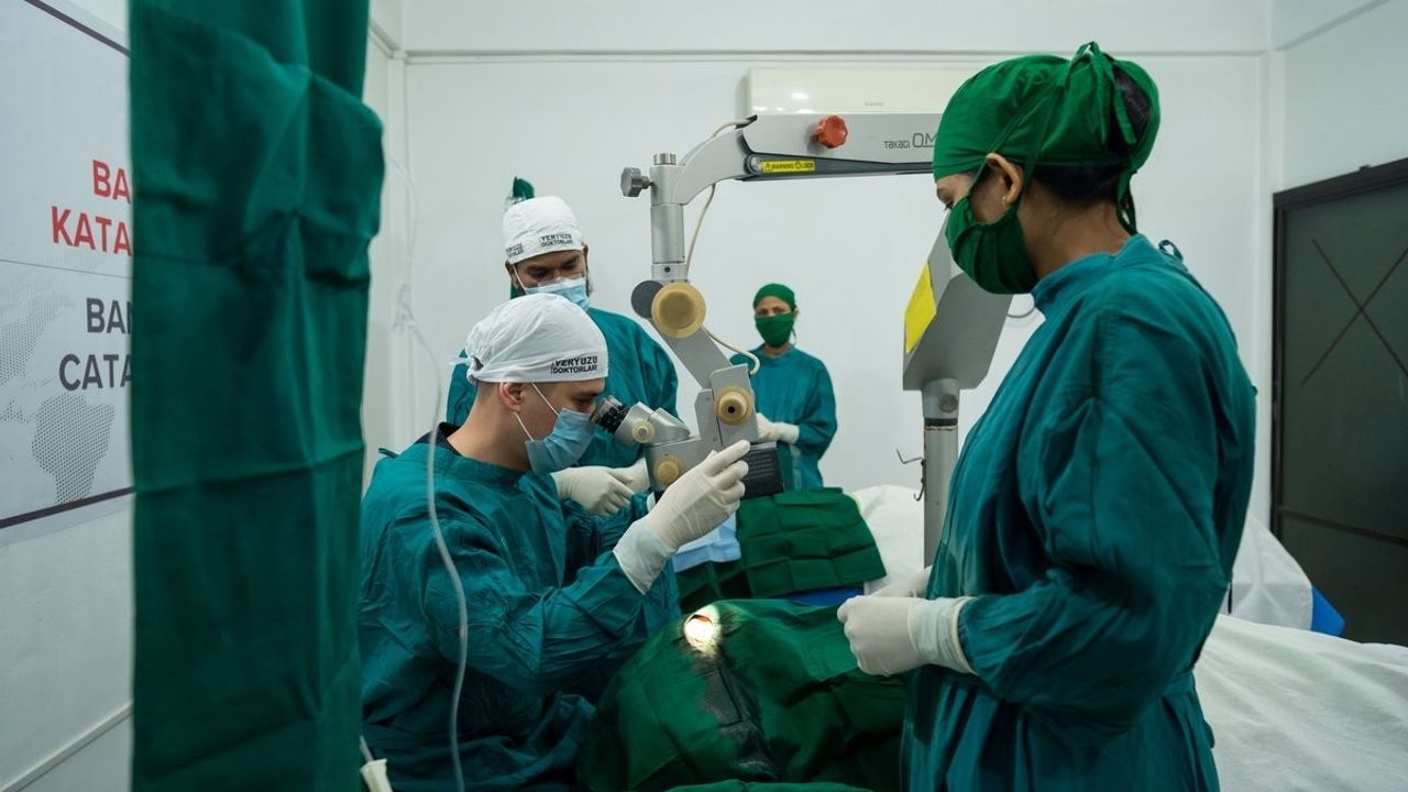 Yeryüzü Doktorları, 'İyiliğe Bu Gözle Bakın' ile 27 ülkede 39 binden fazla katarakt ameliyatı gerçekleştirdi