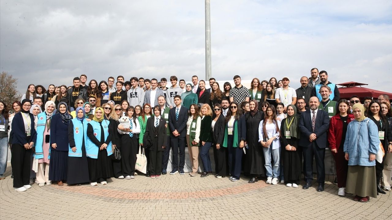 Yeşilay Başkanı Dinç: İrade, hedef ve doğru arkadaş genç başarısında belirleyici