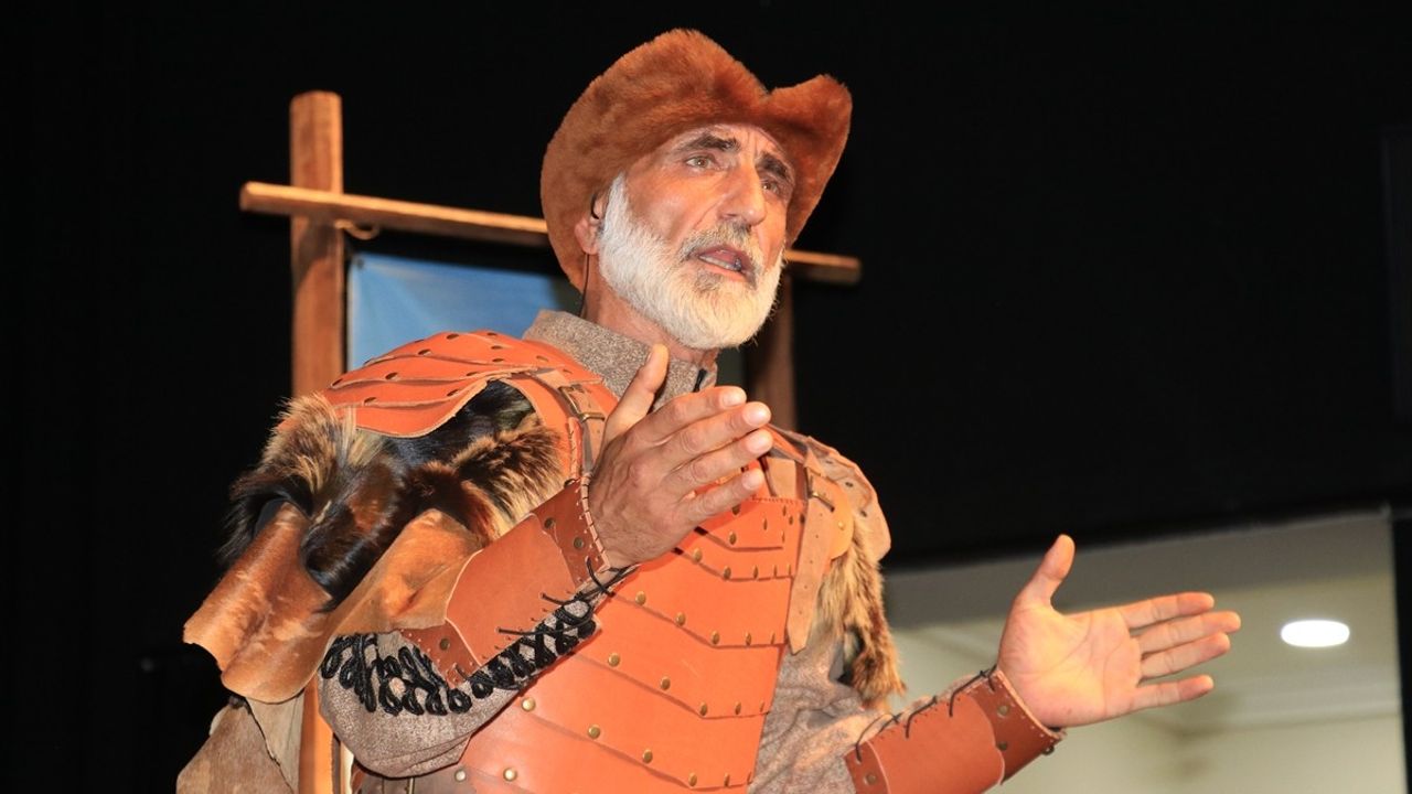 Yıldırım Belediyesi 'Beylikten Cihan Devletine' temalı 2025-2026 kültür ve sanat sezonunu açtı