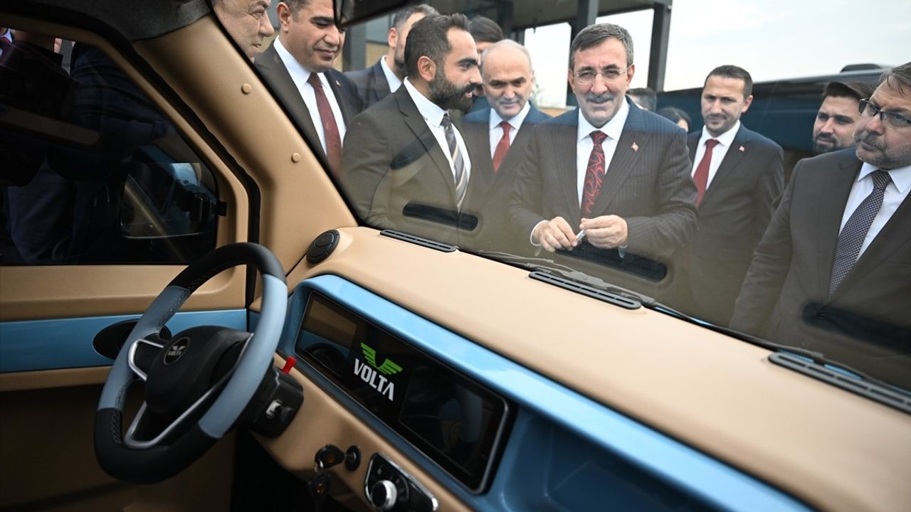 Yılmaz Düzce'de iş dünyasıyla buluştu: Sosyal konut ve arz yönlü politikalar önceliğimiz