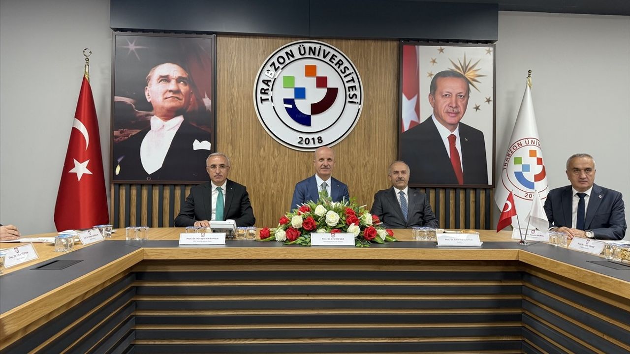 YÖK Başkanı Özvar: Üniversitelerde öğrenciler aktif paydaş olmalı