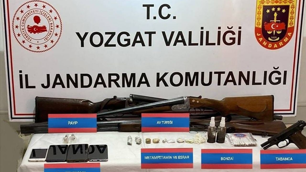 Yozgat ve Kırşehir'de düzenlenen operasyonda 10 zanlıdan 4'ü tutuklandı