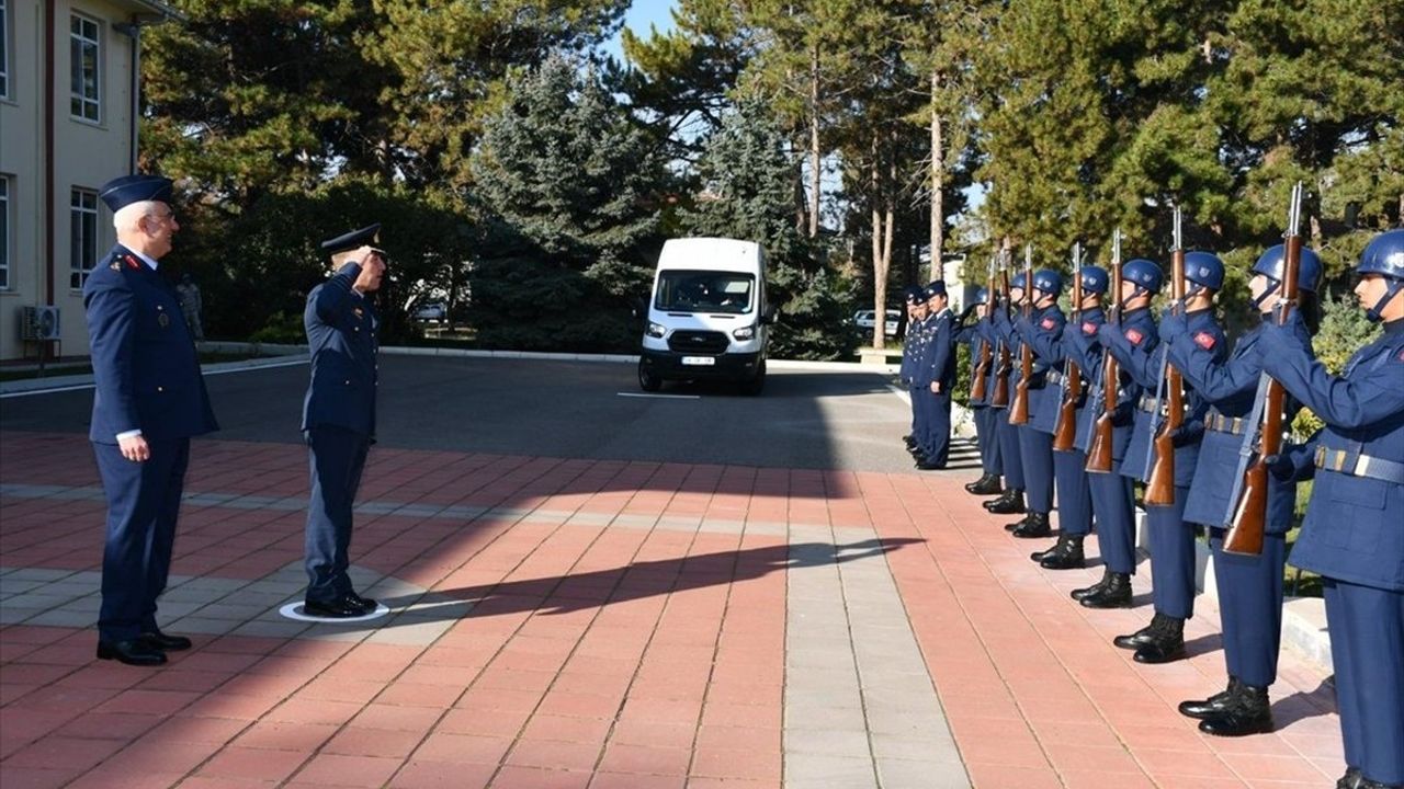 Yunan Heyet, 'Güven Artırıcı Önlemler 2025 Yılı Uygulama Planı' Kapsamında Eskişehir'de 1'inci Ana Jet Üs Komutanlığını Ziyaret Etti