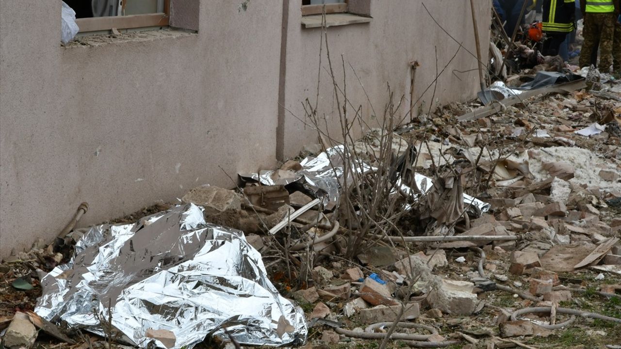 Zelenskiy: Rus ordusu gece saldırısında 500'e yakın İHA ve 50'den fazla füze kullandı