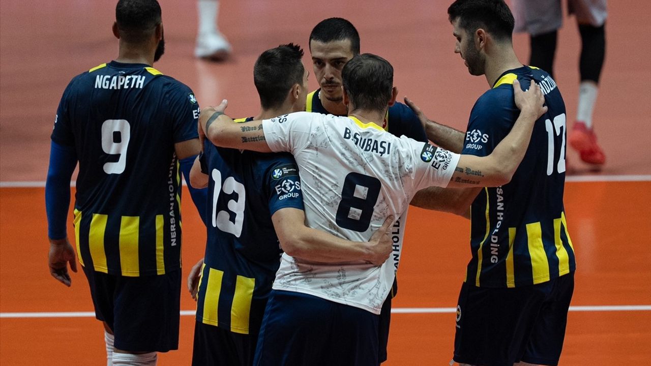 Ziraat Bankkart, Fenerbahçe Medicana'yı 3-2 yenerek 2025 TSYD Ankara Cumhuriyet Kupası'nı kazandı