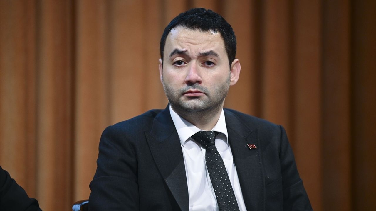 Zirvede Serhan Yıldırım: Bankacılığın temeli fonların güvenli emanetidir