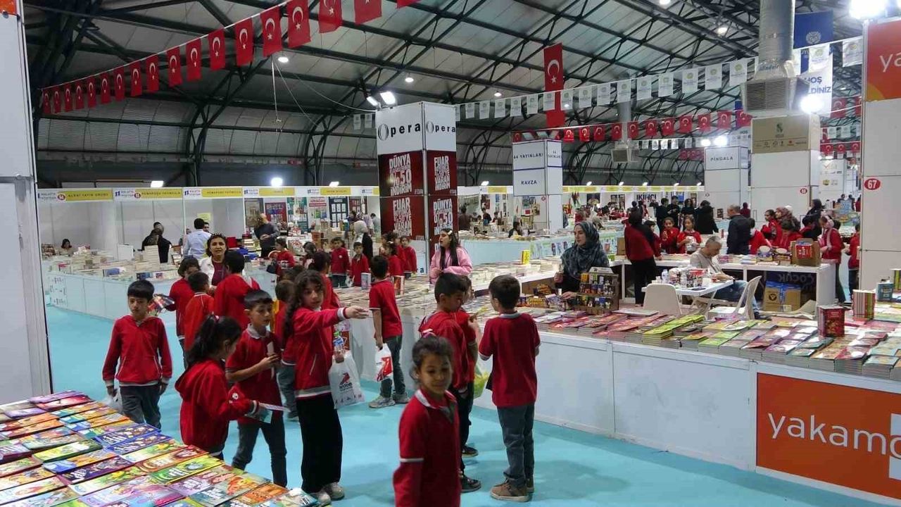 11’nci Malatya Anadolu Kitap ve Kültür Fuarı ‘Bir Kitap Bin Umut’ temasıyla 9 Kasım’a kadar açık