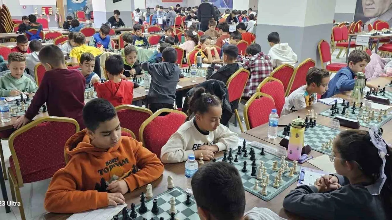 2025 Elazığ Cumhuriyet Kupası ELO Satranç Turnuvası tamamlandı — 127 sporcu dört kategoride yarıştı