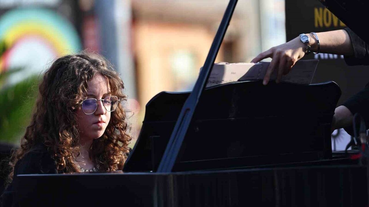 25. Uluslararası Antalya Piyano Festivali 'Sokakta Müzik Ziyafeti' ile başladı
