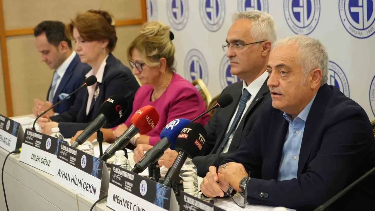 42. Ulusal Gastroenteroloji Haftası'nda uyarı: Karaciğer yağlanması, obezite ve bağırsak sağlığı