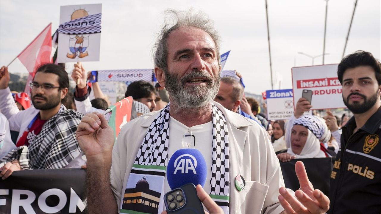 47. İstanbul Maratonu'nda 8 km Halk Koşusu: Köprüden Boğaz Manzarasıyla Binlerce Katılımcı