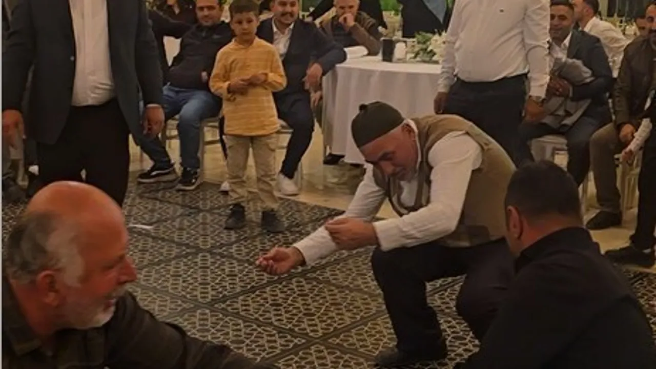 68 yaşındaki Halil Yılmaz kanseri neşeyle yendi; Tokat'ta Madımak oyunu ile düğün pistinde dikkat çekti