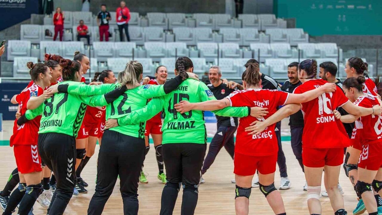 A Milli Kadın Hentbol Takımı, Riyad 2025'te Üst Üste İkinci Kez Şampiyon