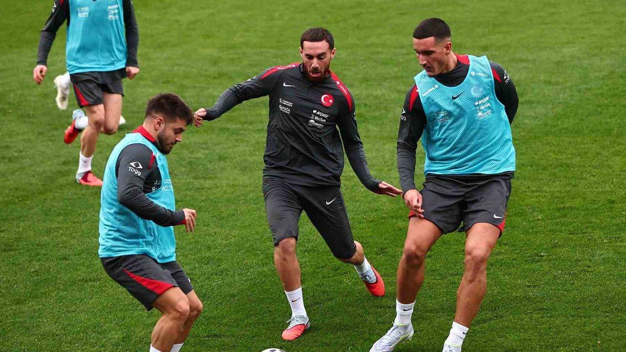 A Milli Takım, 15 Kasım'daki Bulgaristan maçı öncesi Riva'da hazırlıklarını sürdürdü