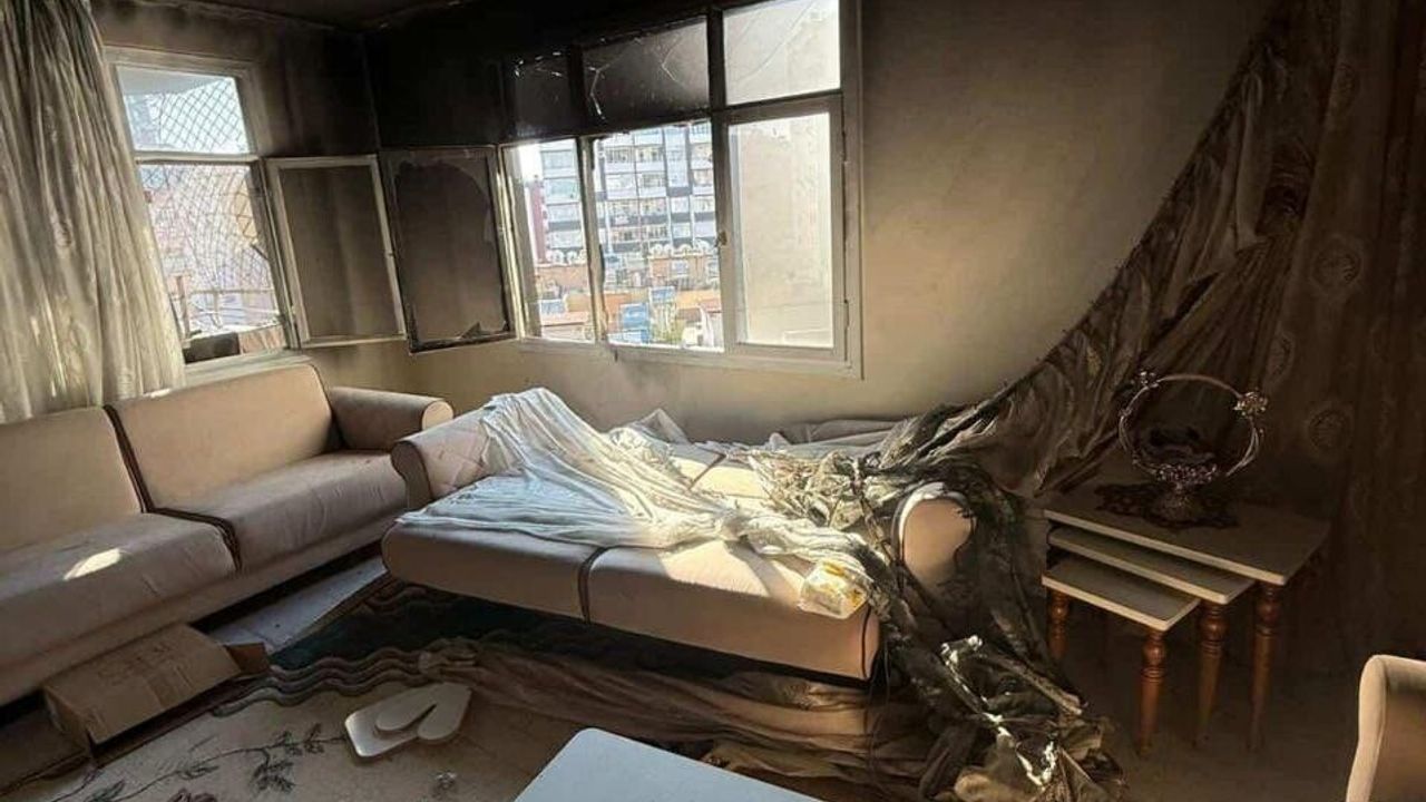 Adana Çukurova'da 11 katlı binanın 6’ncı katında yangın: eşyalar kullanılamaz hale geldi