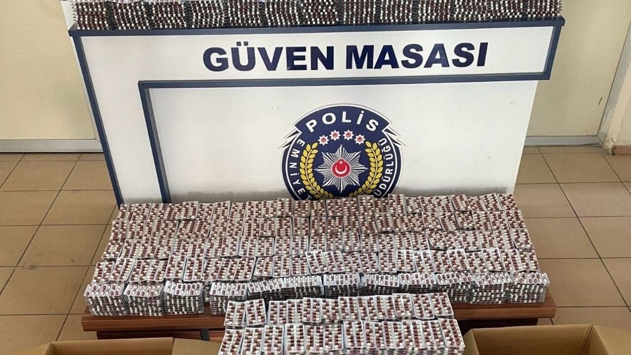 Adana'da araçta 34 bin 176 sentetik hap ele geçirildi, sürücü tutuklandı