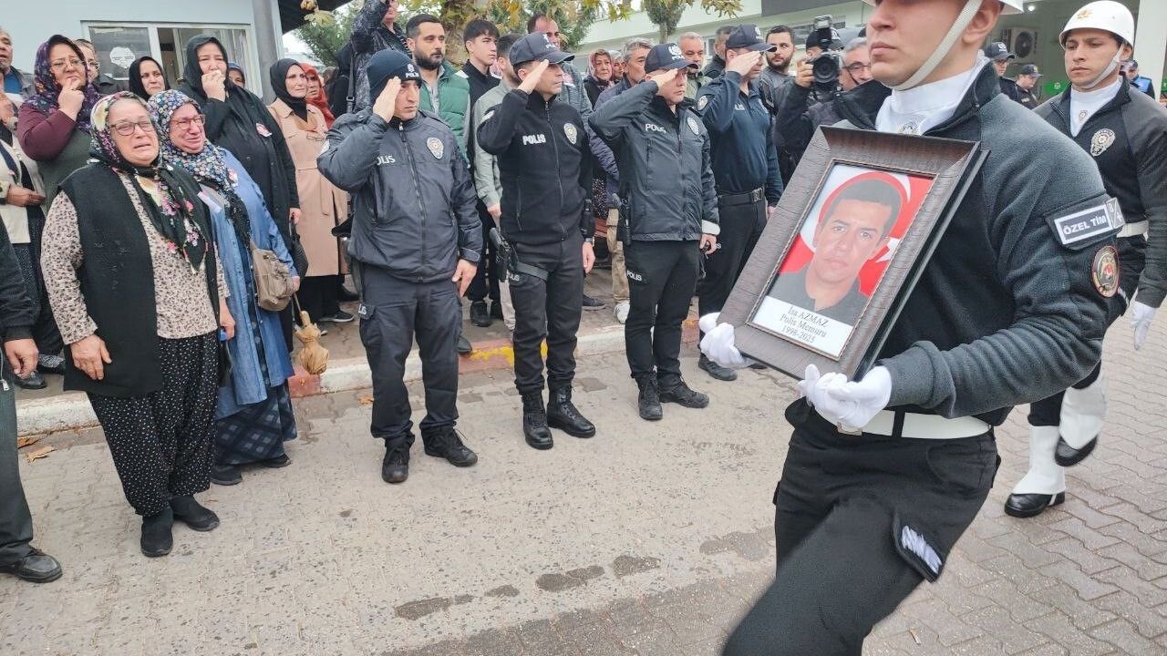 Adana’da lösemiye yenik düşen polis İsa Azmaz, 8 aylık kızı beresiyle uğurlandı