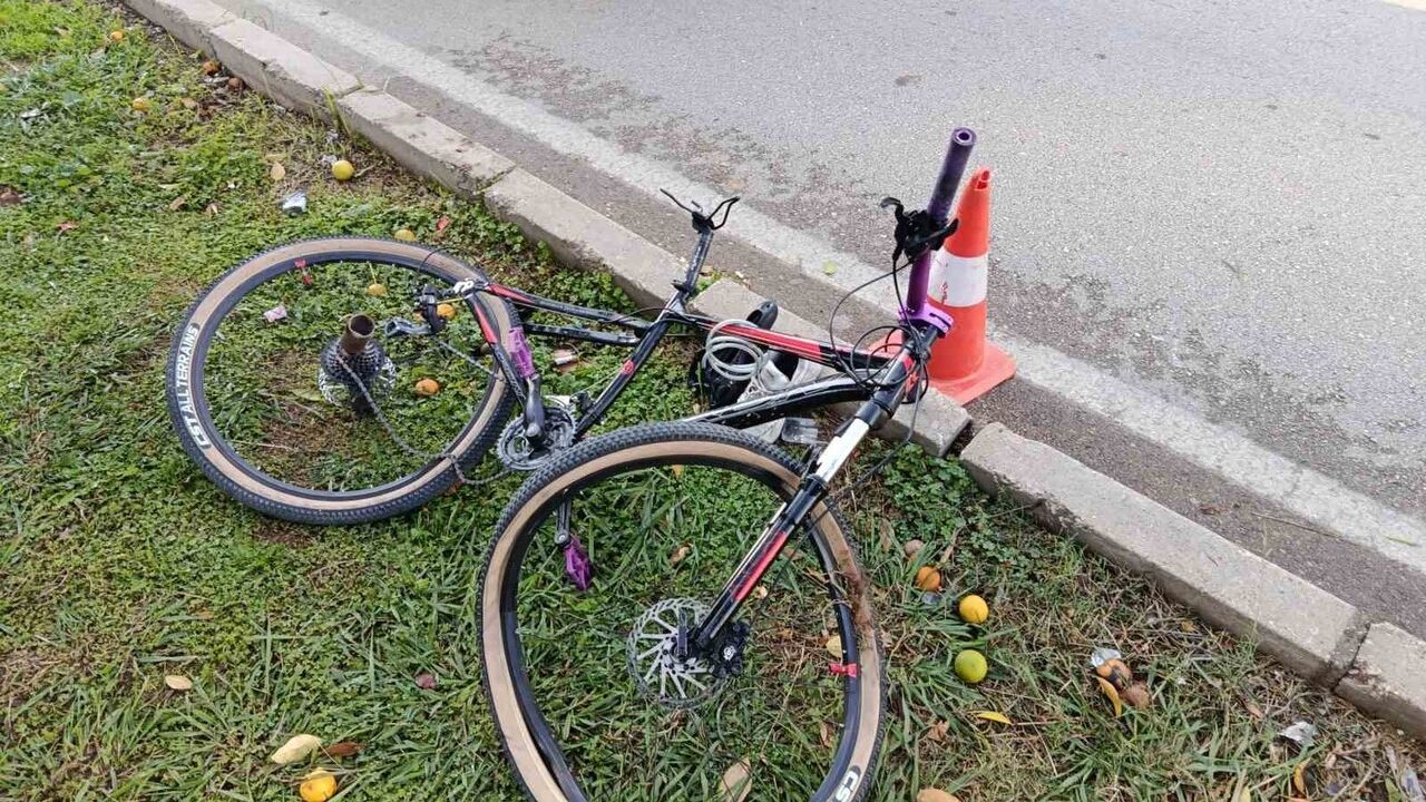 Adana'da lüks otomobilin çarptığı 12 yaşındaki çocuk hayatını kaybetti; sürücü polise teslim oldu