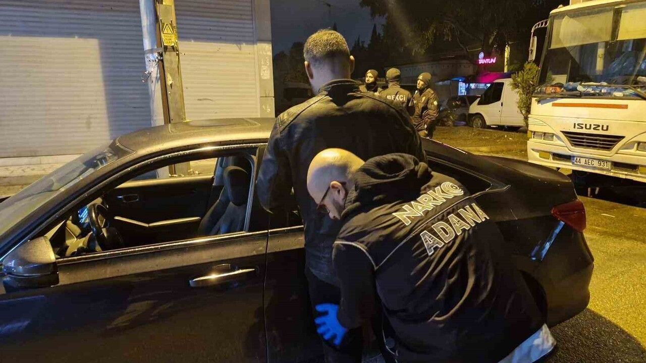 Adana'da 'narko-alan' uygulaması: 4 mahallede 20 kişi suçüstü yakalandı