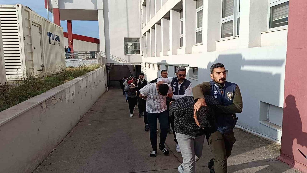 Adana'da 'Sazan Sarmalı' yöntemiyle 7 milyon lira dolandırıldı; 35 şüpheli yakalandı