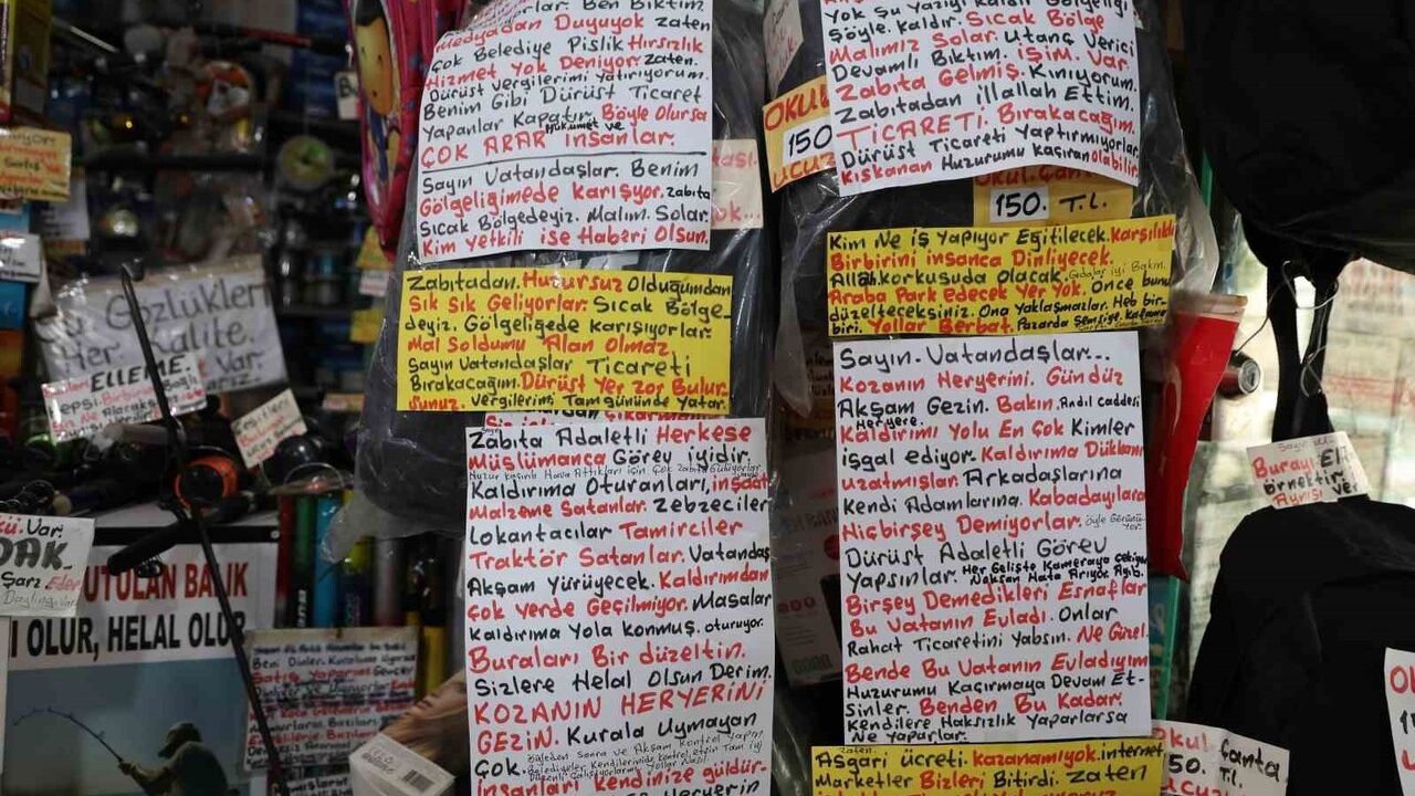 Adana Kozan'da 44 Yıllık Esnaf Mehmet Canbolat'ın Dükkanındaki Hayat Notları