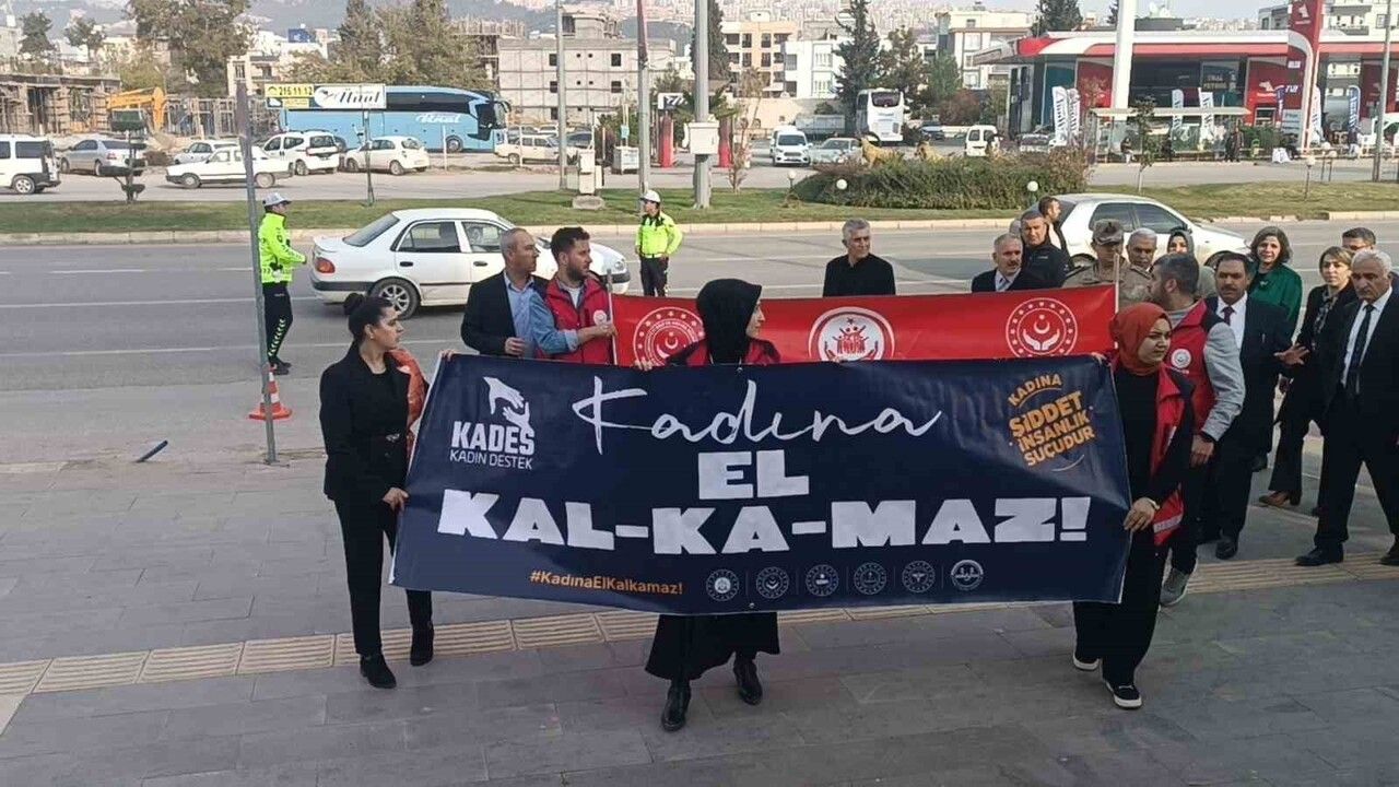 Adıyaman protokolü 25 Kasım'da kadına yönelik şiddete karşı yürüdü