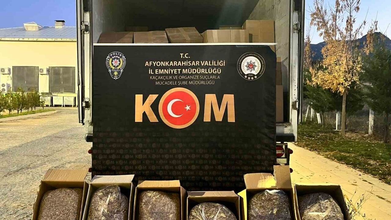 Afyonkarahisar'da 2,9 ton kaçak tütün ele geçirildi