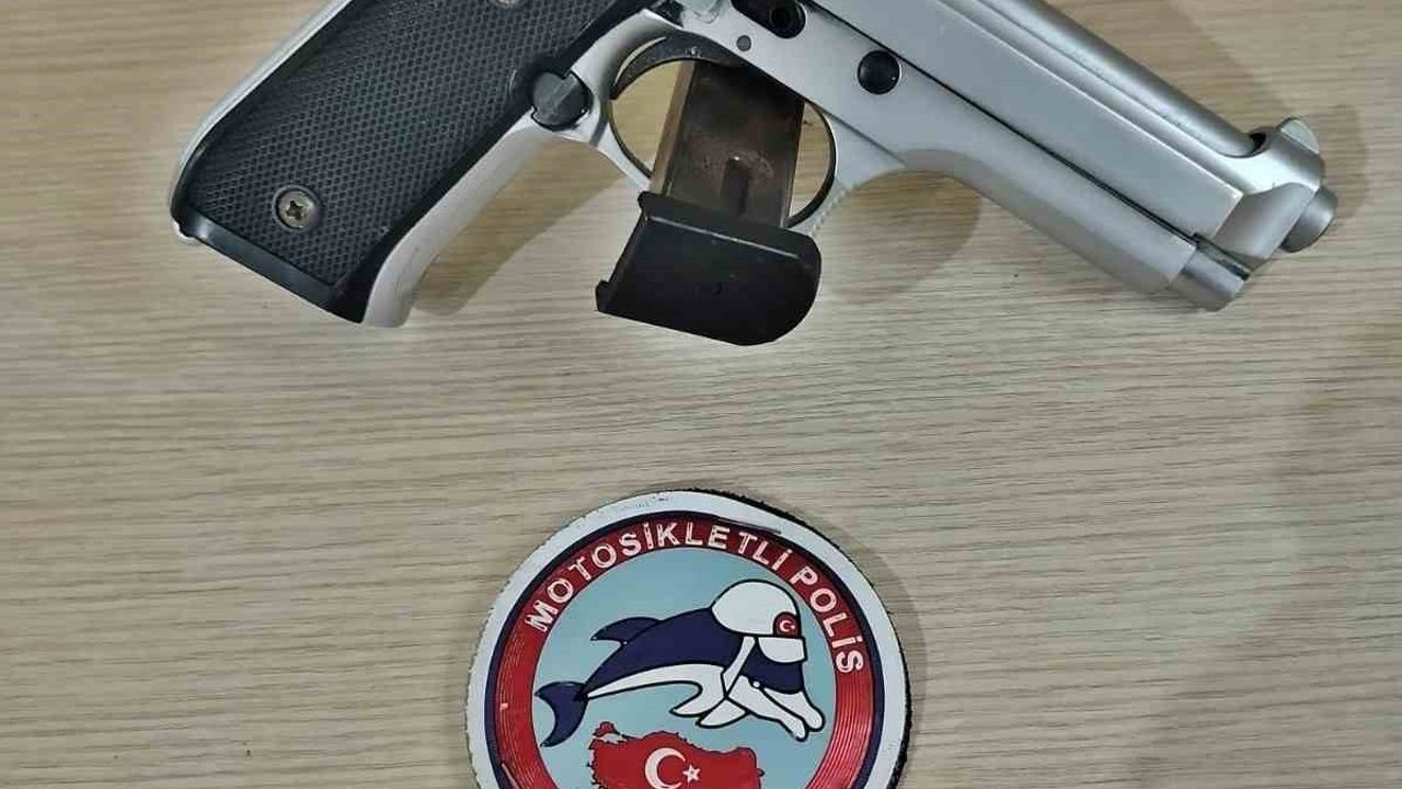 Afyonkarahisar'da Bir Haftada Yaklaşık 8 Bin Kişinin Kimlik Sorgulaması Yapıldı