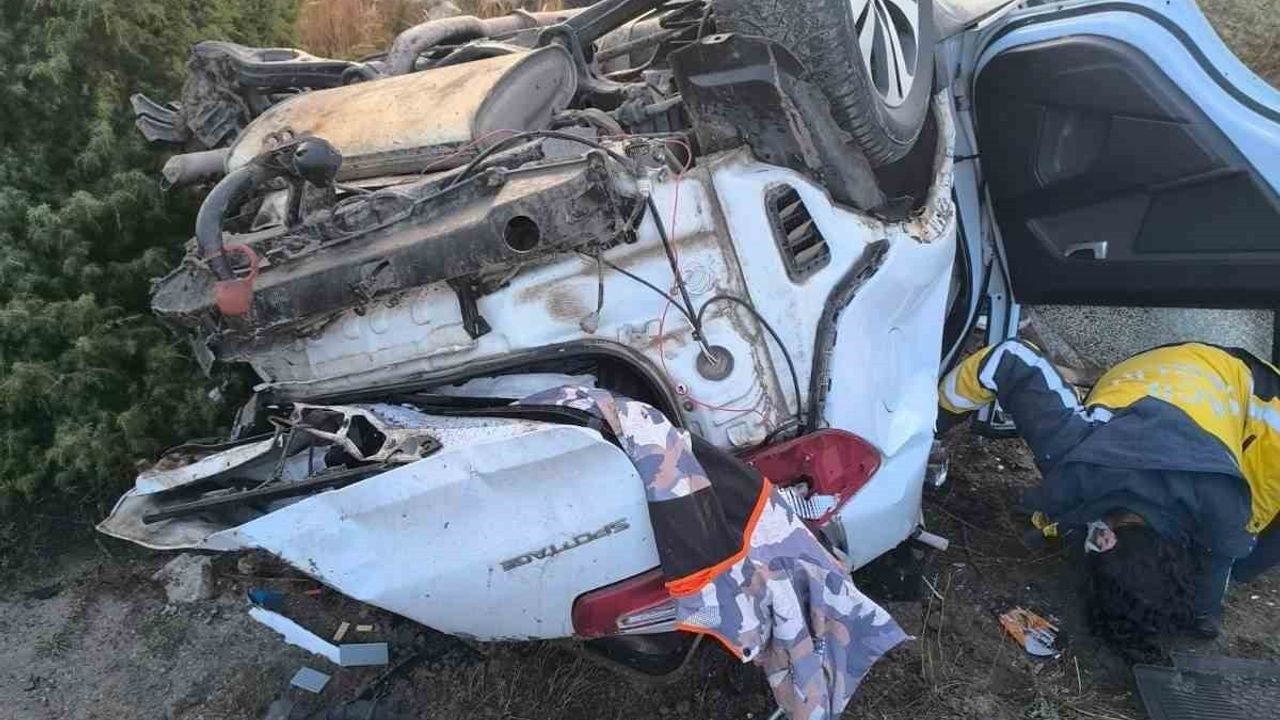 Afyonkarahisar'da İhsaniye yakınlarında takla atan otomobilin sürücüsü hayatını kaybetti