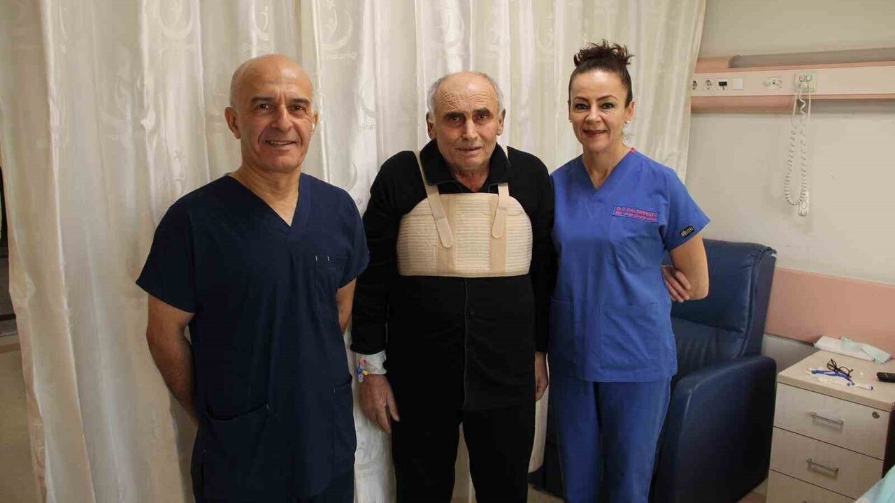 Afyonkarahisar Devlet Hastanesi'nde ilk kez gerçekleştirilen aort kapağı ve yapay damar ameliyatı başarılı