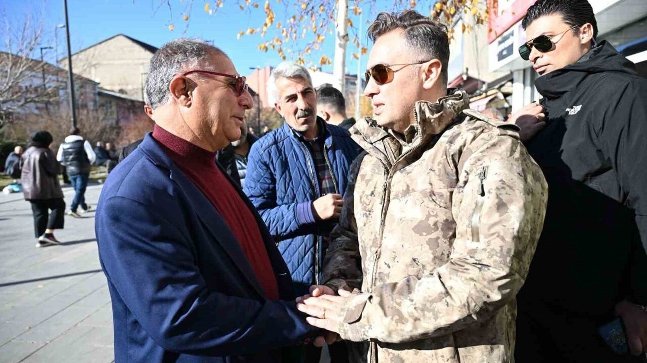 Ağrı Emniyet Müdürü Göksel Önder Eski Van Caddesi'nde Trafik Denetimlerini Yerinde İnceledi