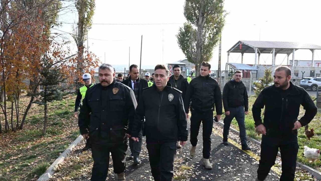 Ağrı Emniyet Müdürü Göksel Önder, Trafik Denetimlerini Yerinde İnceledi