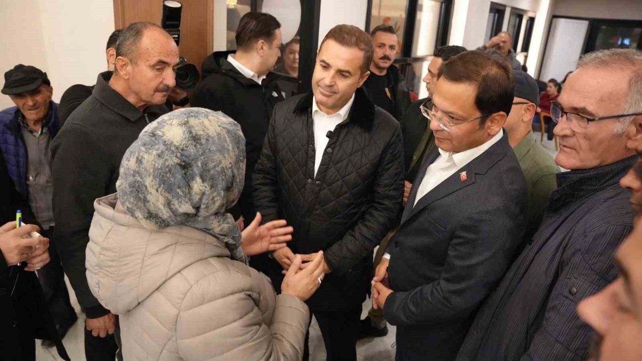 Ahmet Akın’dan Sındırgı’ya moral ziyareti: 10 Ağustos ve 27 Ekim depremleri sonrası destek